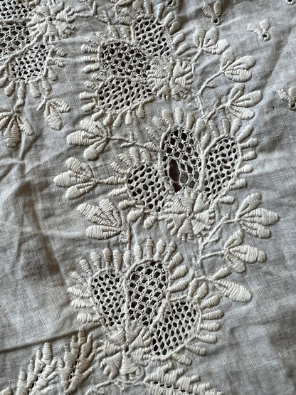 白刺繍ボネトップ