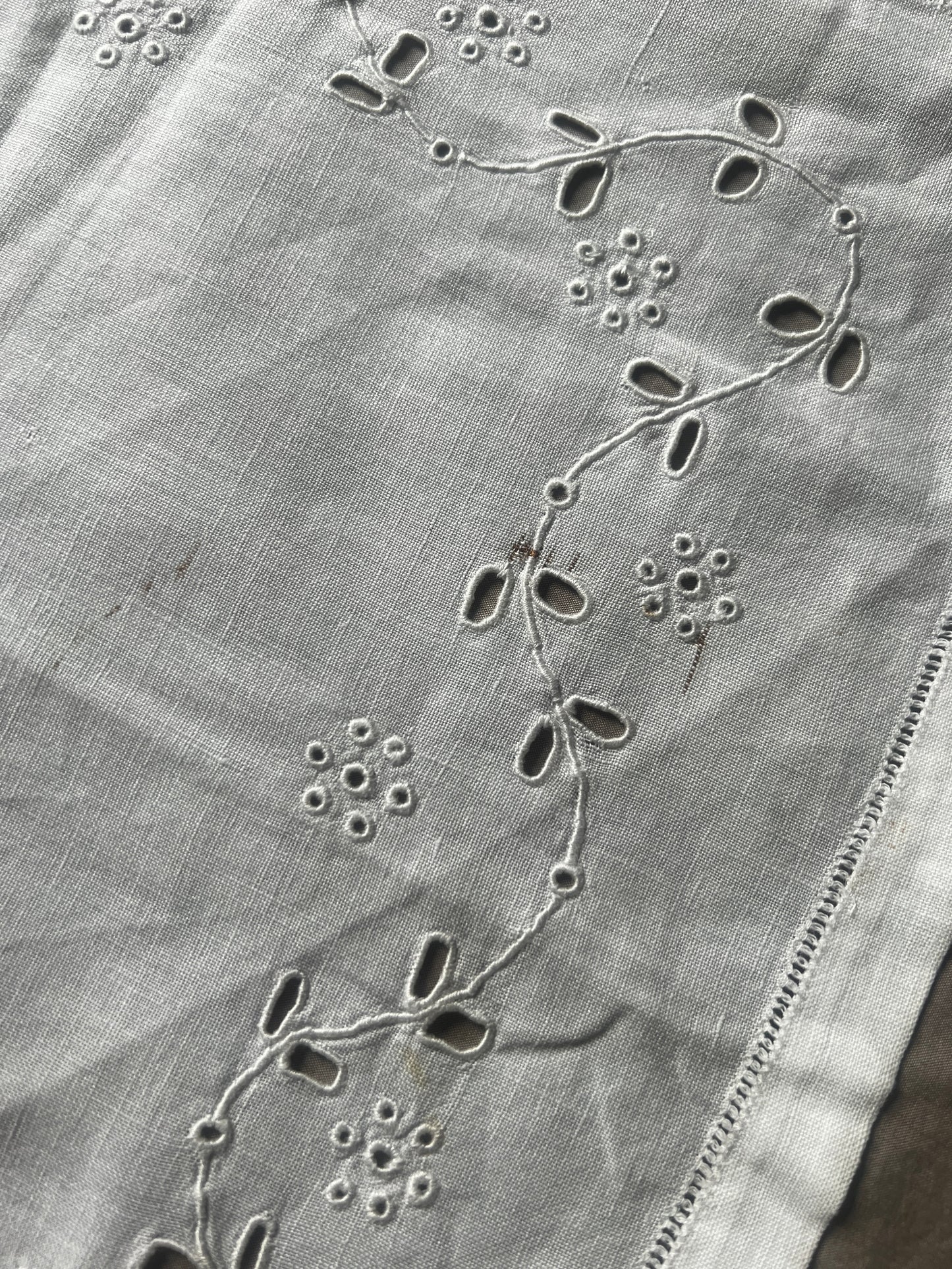 ★カットワーククロス