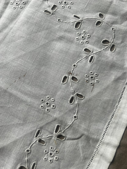 ★カットワーククロス