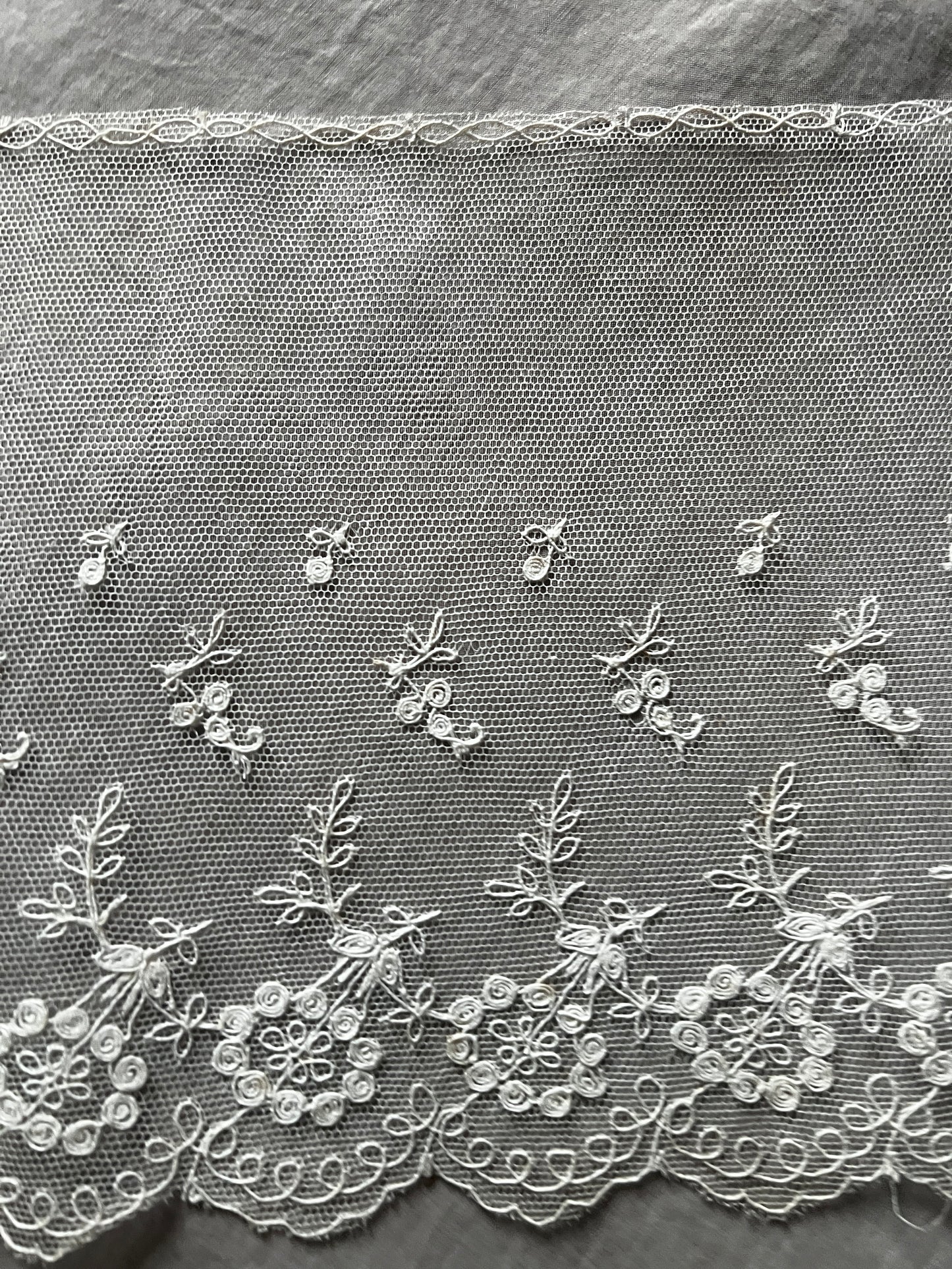 ★チュール刺繍レース