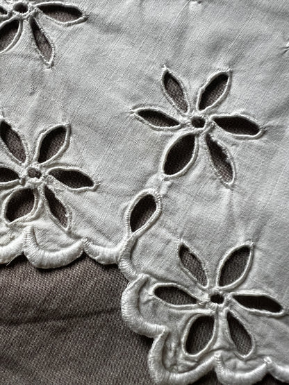 カットワークドレスパーツ