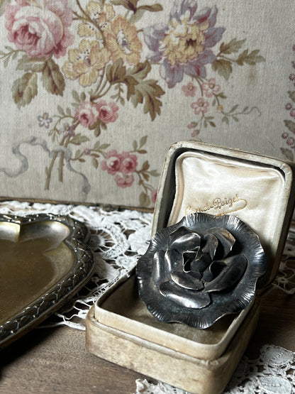 アンティークブローチ