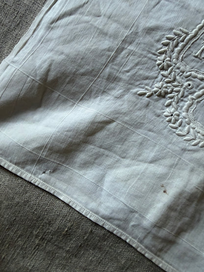 モノグラム刺繍ハンカチ