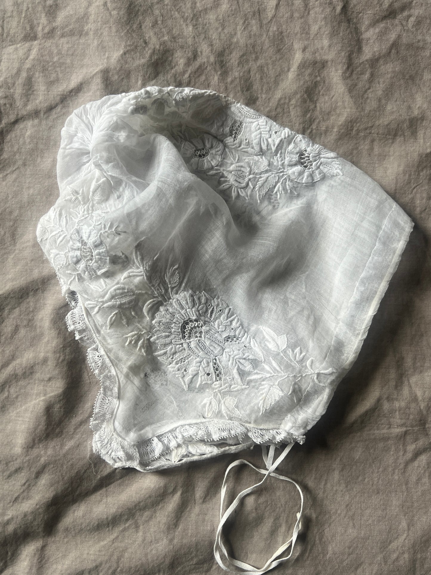 ★白刺繍ボネ