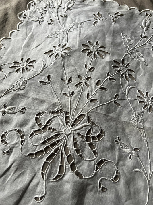 カットワーククロス