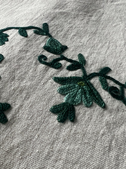 ★コルネリー刺繍の大判クロス