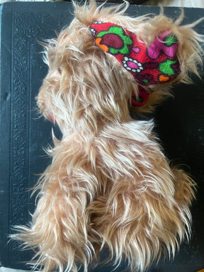 古い犬のぬいぐるみ