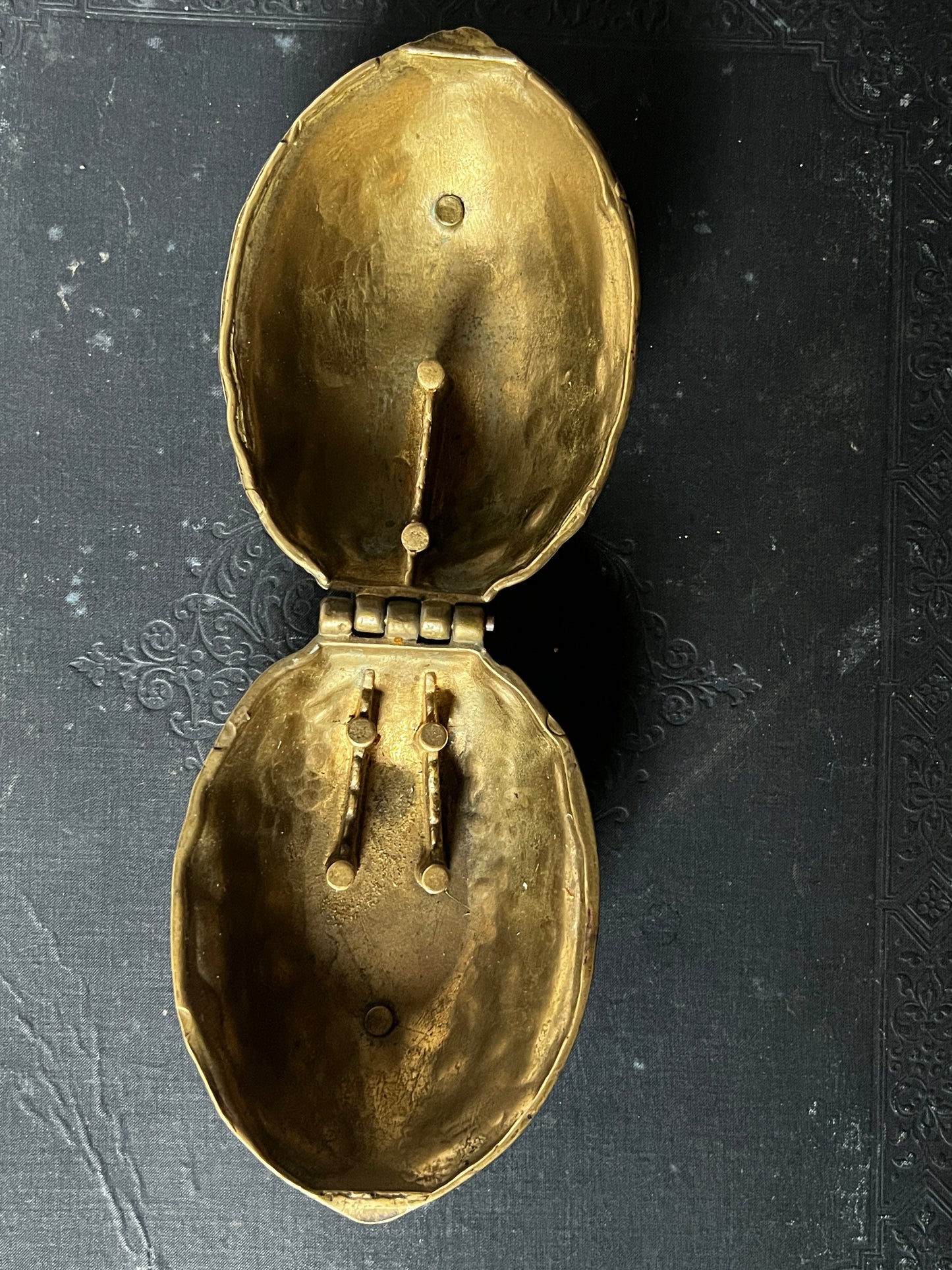 ★くるみ型くるみ割り