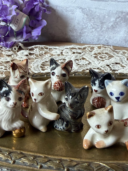 小さな陶器の猫セット