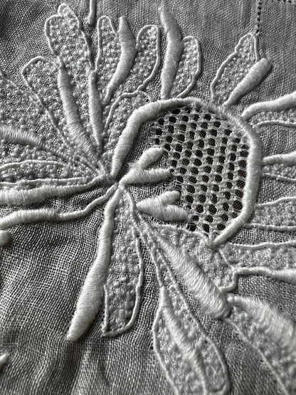 白刺繍クロス