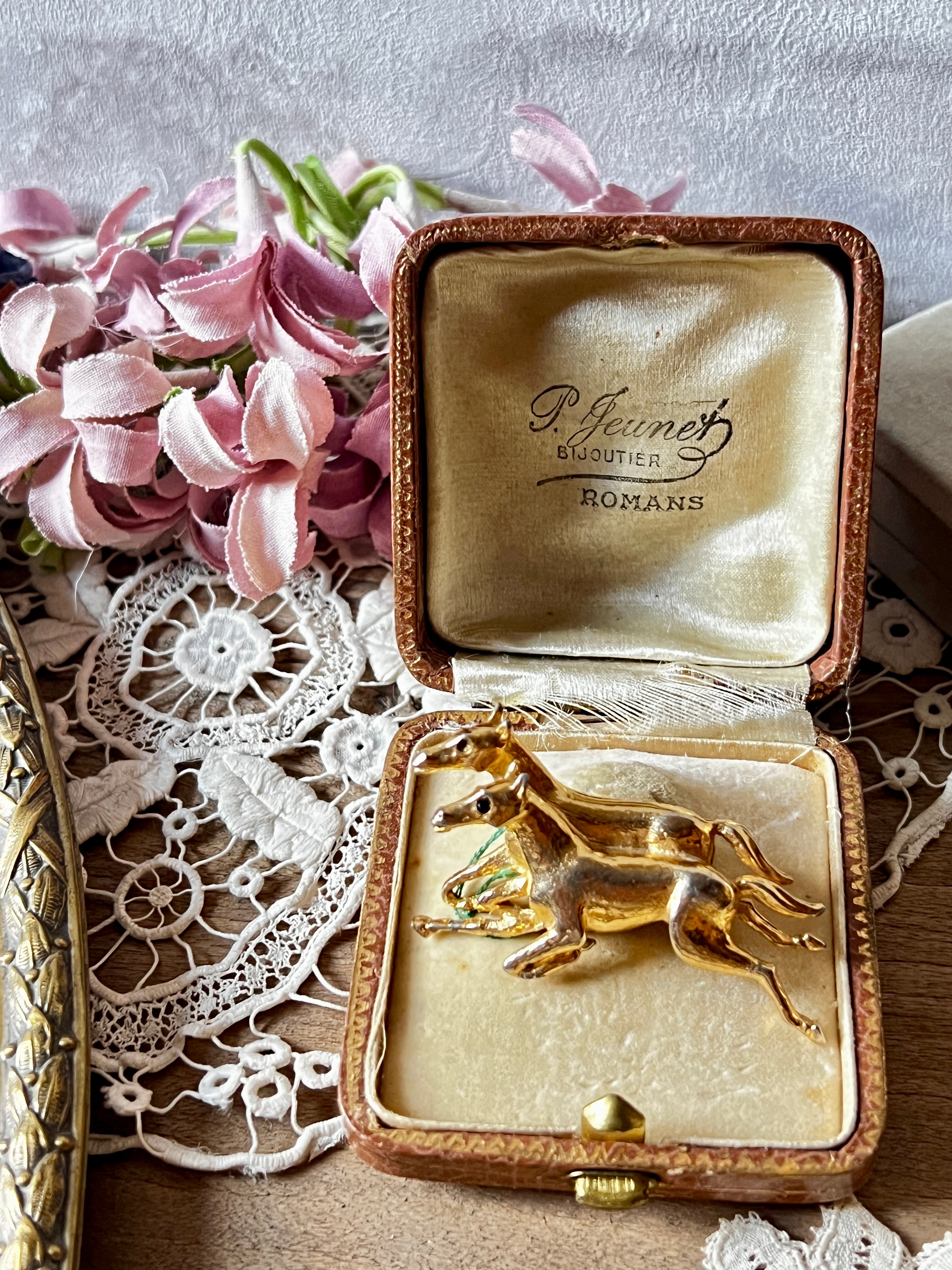 ヴィンテージブローチ(二頭の馬) – France Antique 銀色アンティーク