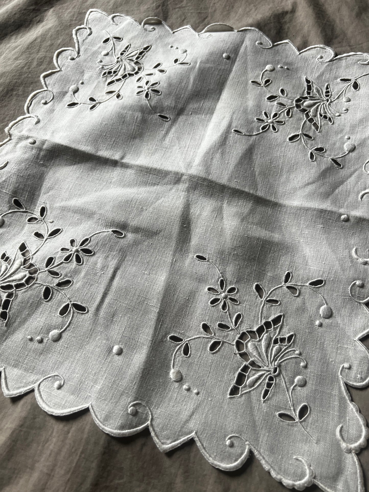 カットワーククロス