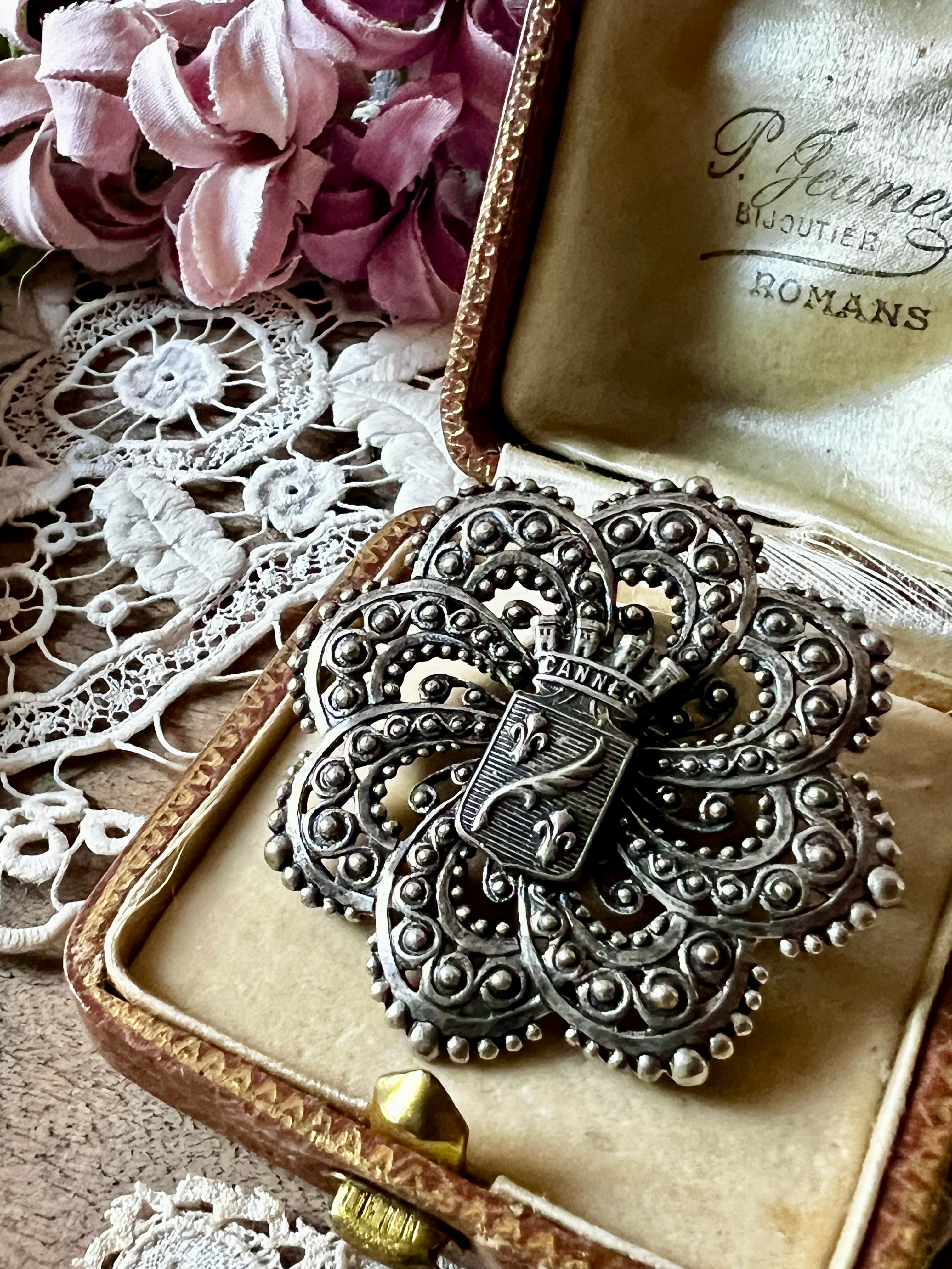 アンティークブローチ(カンヌ) – France Antique 銀色アンティーク