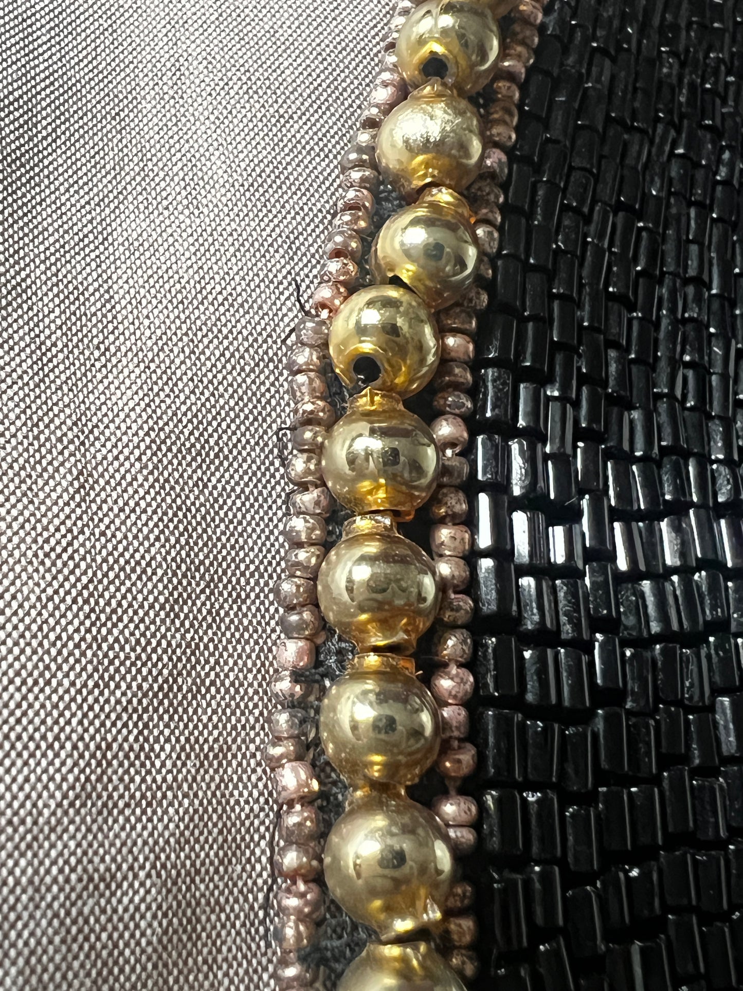 ビーズ刺繍の飾り襟(黒)