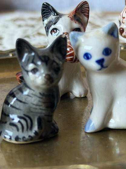 小さな陶器の猫セット