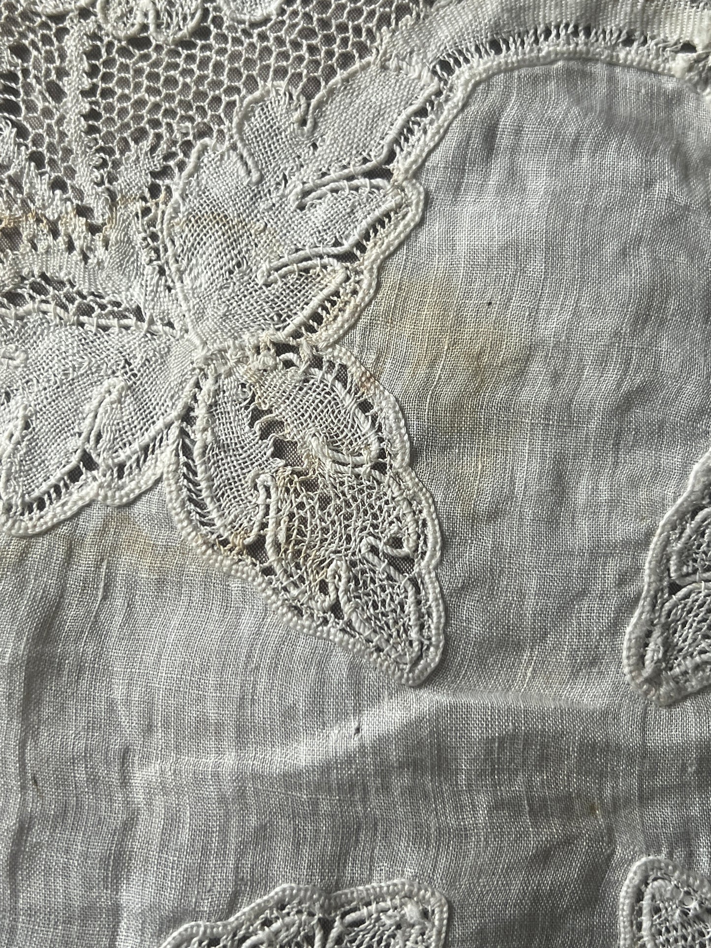 ボビンレースのハンカチ