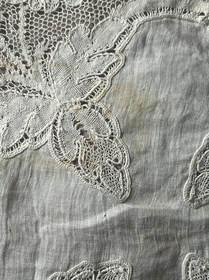 ボビンレースのハンカチ