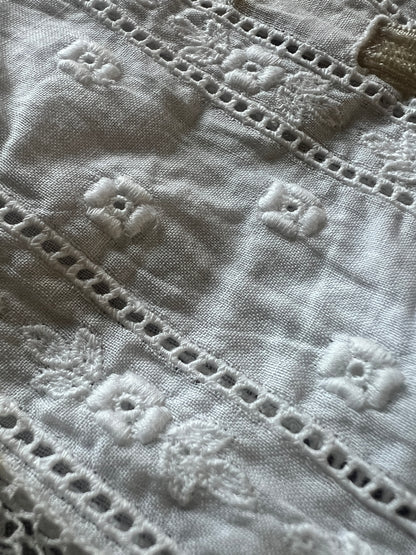刺繍とレースの飾り布セット