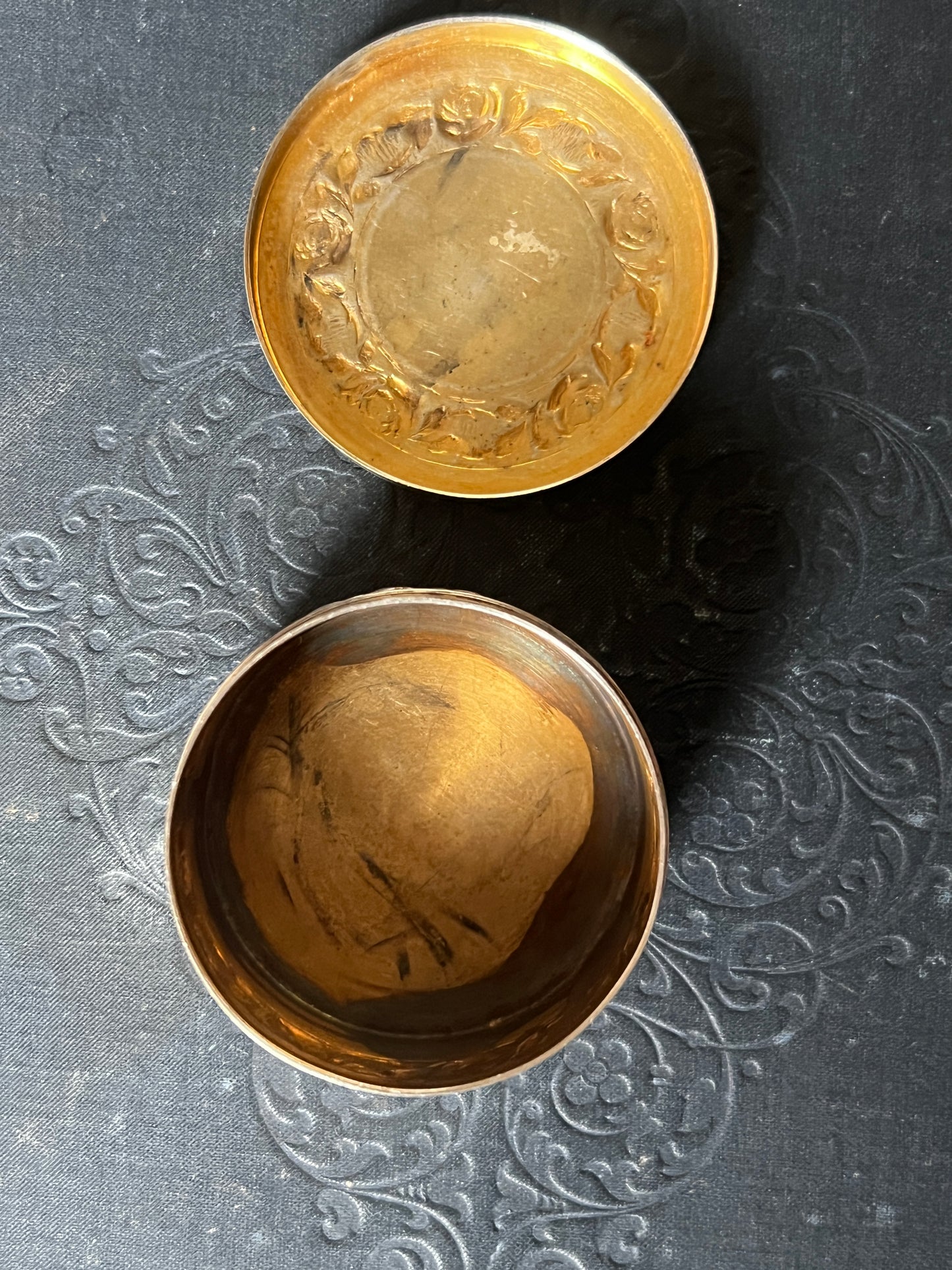 ★銀の小物ケース(薔薇)