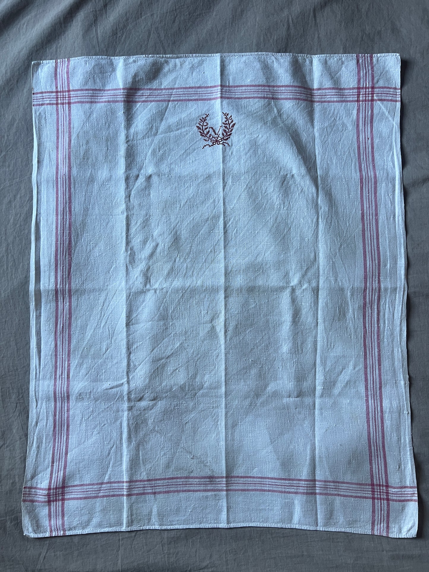 ★赤糸刺繍入りトルション