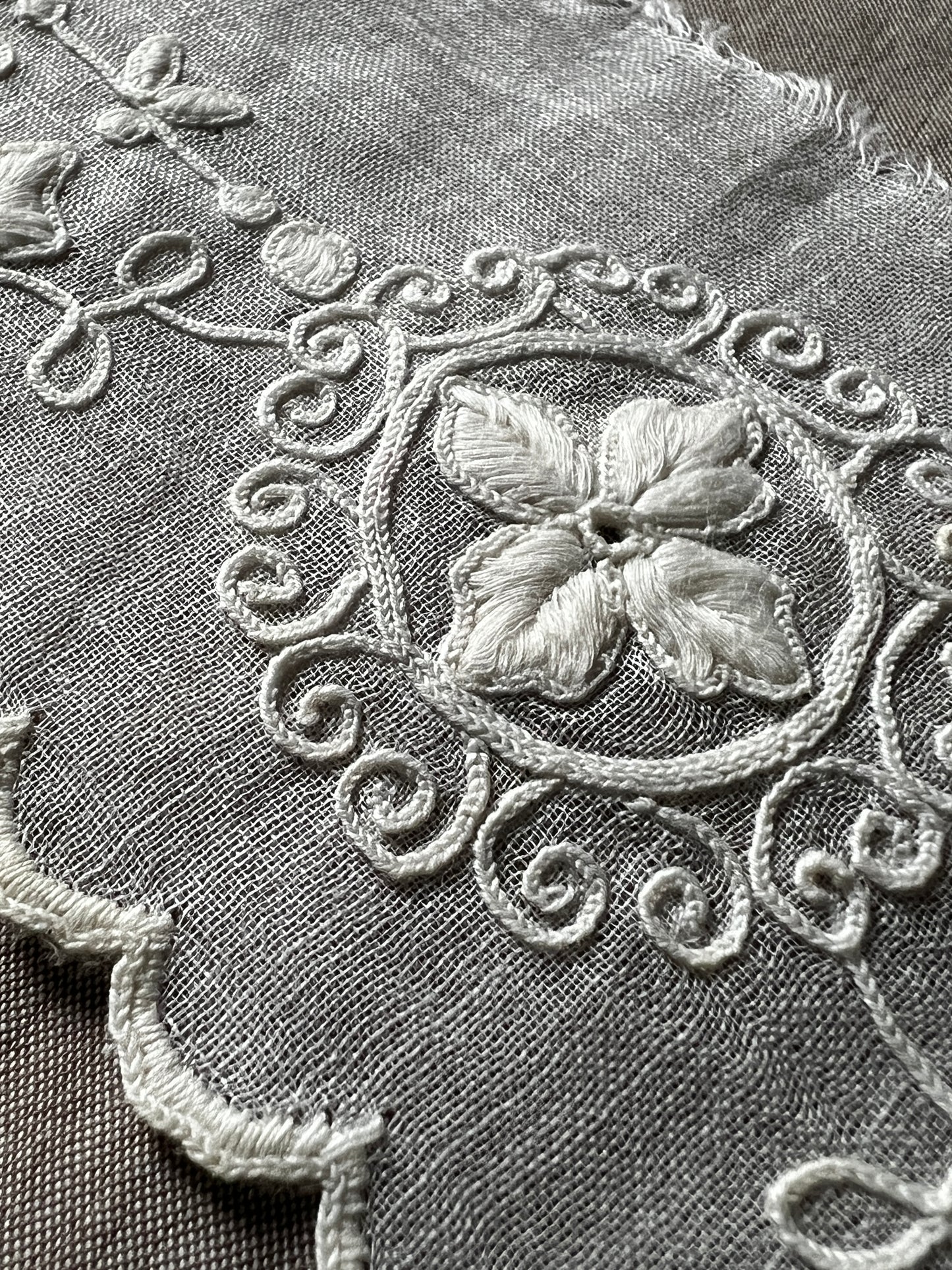 白刺繍トリム