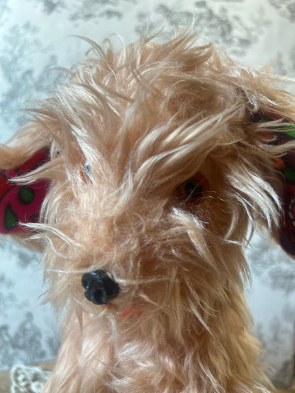 古い犬のぬいぐるみ