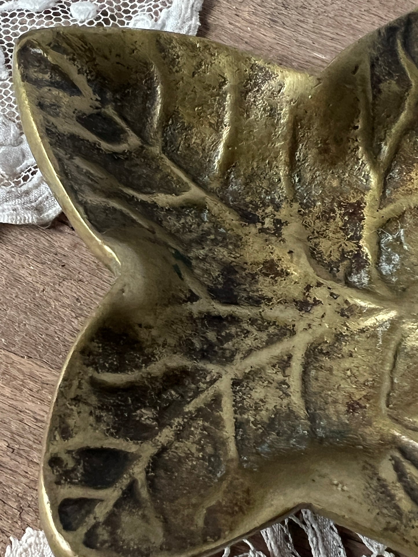 ★真鍮製トレイ（葉っぱ）