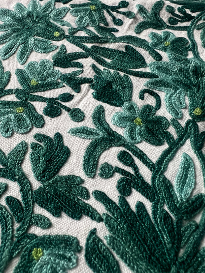 ★コルネリー刺繍の大判クロス