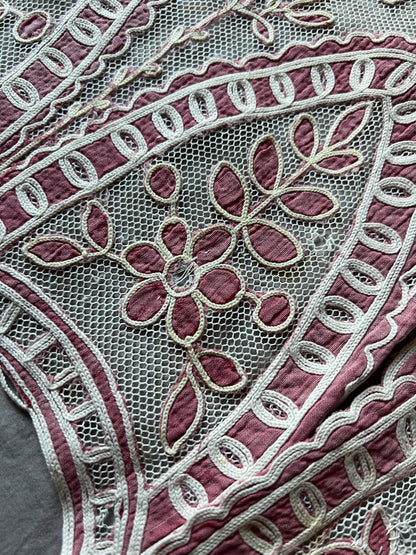 コルネリー刺繍のチュールカーテンペアセット