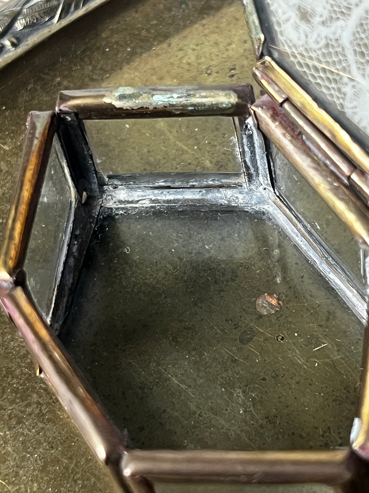 レースのガラス製ボックス