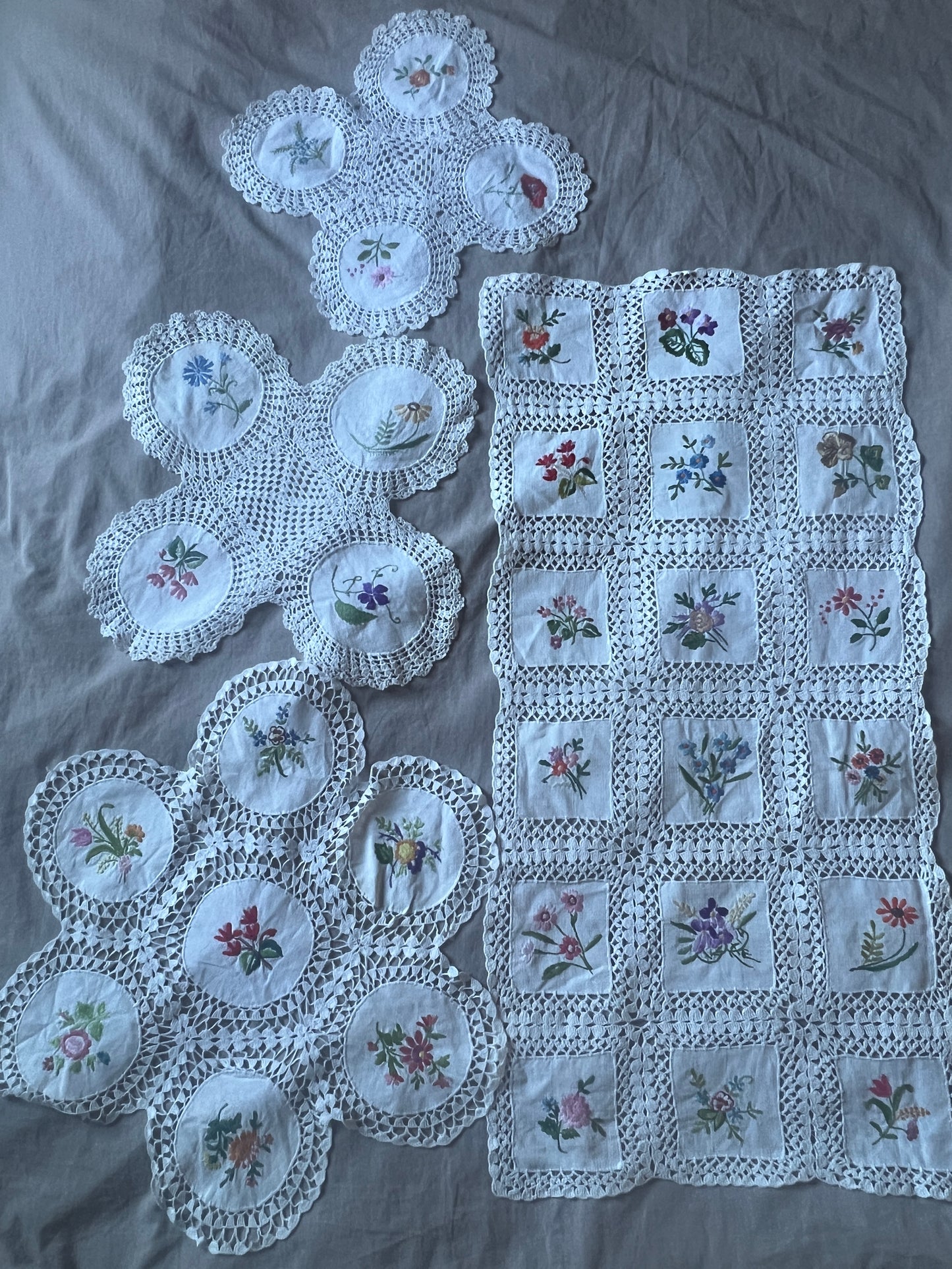 お花の刺繍のクロスセット