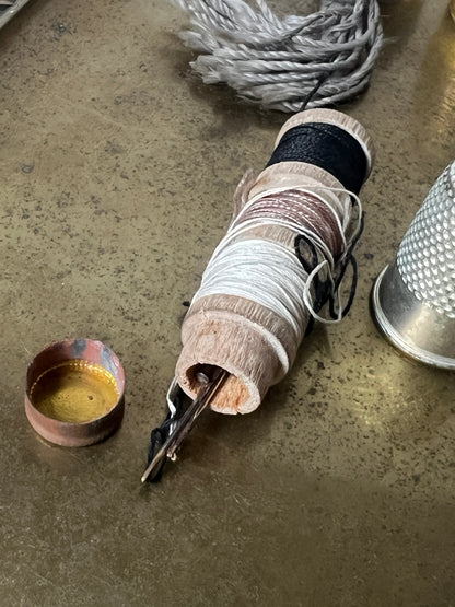 メタルケースの裁縫セット