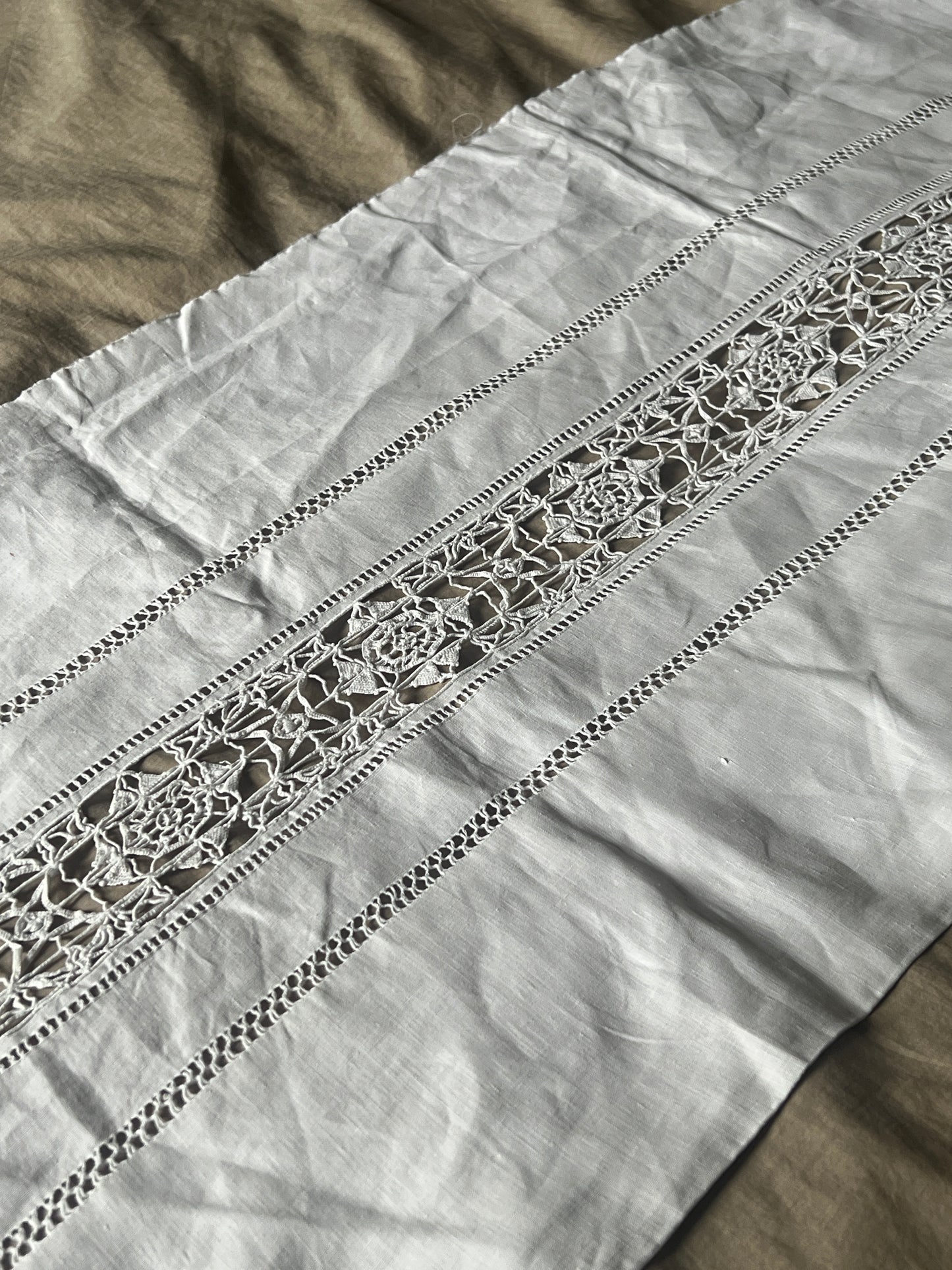 ニードルレースの端布