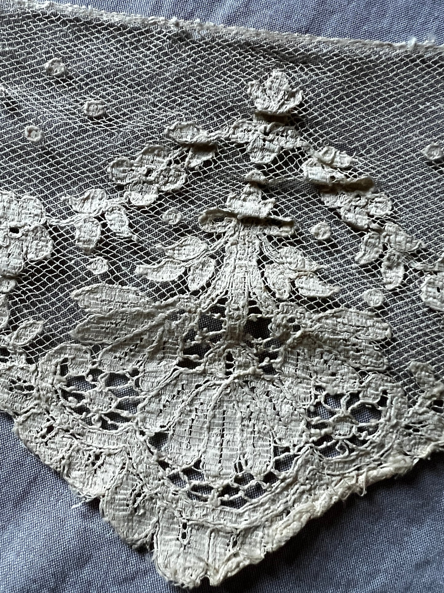 アンティークレース