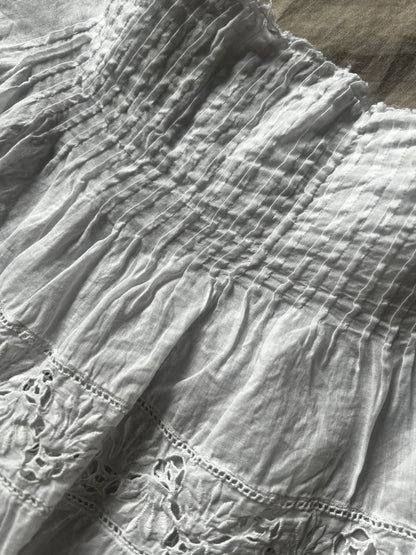 白刺繍のドレスパーツ