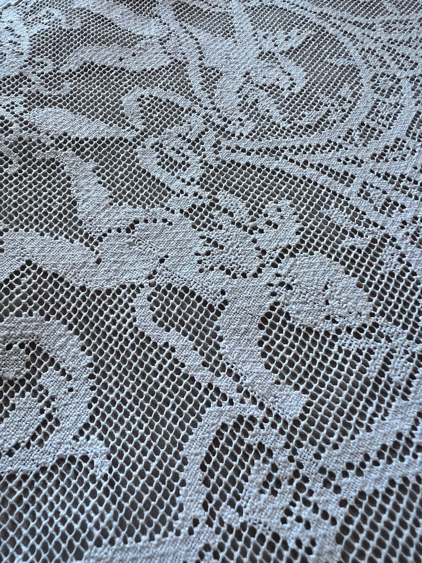 刺繍とレースの円形クロス(天使)