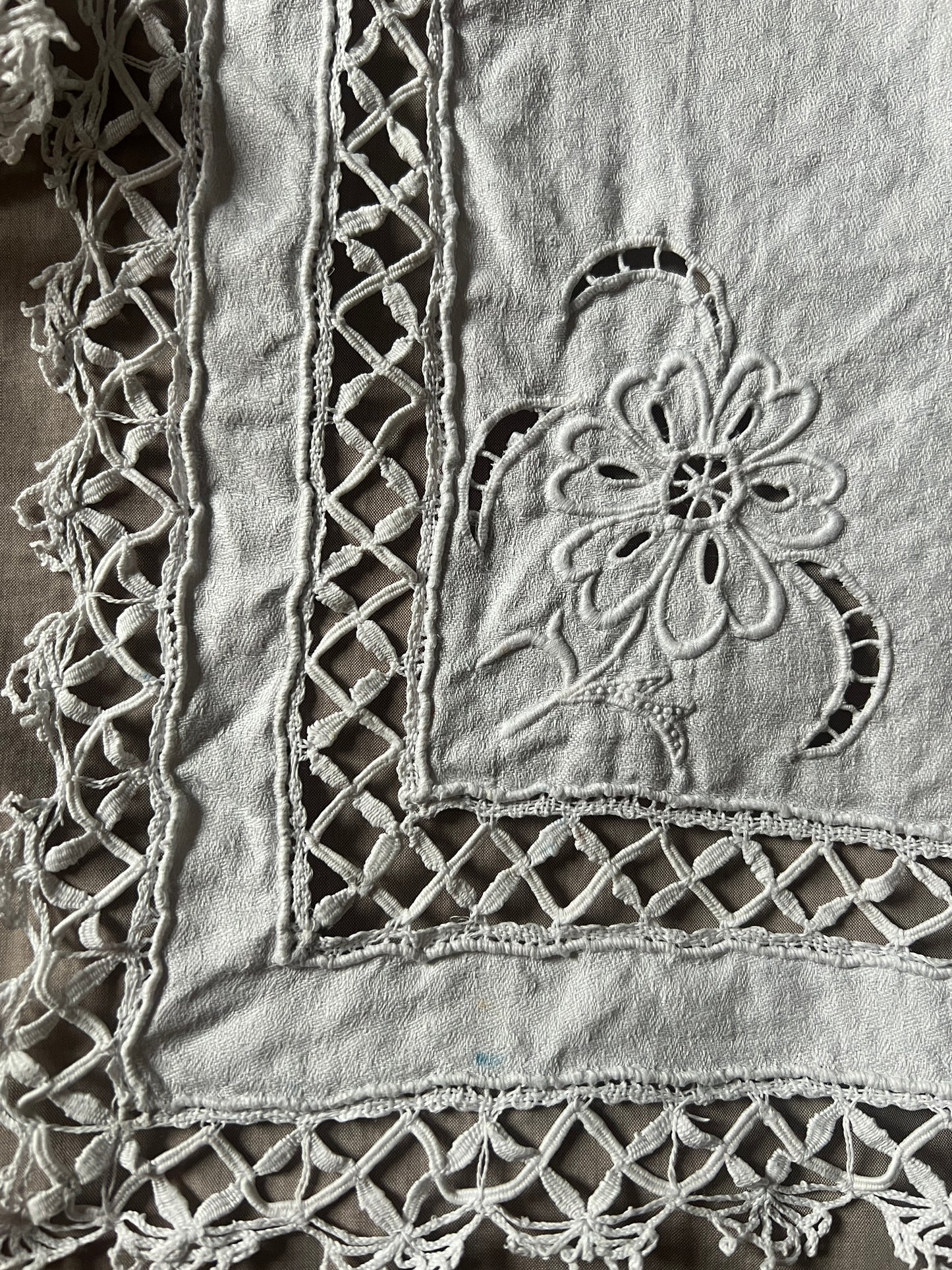 刺繍とレースのクロスセット