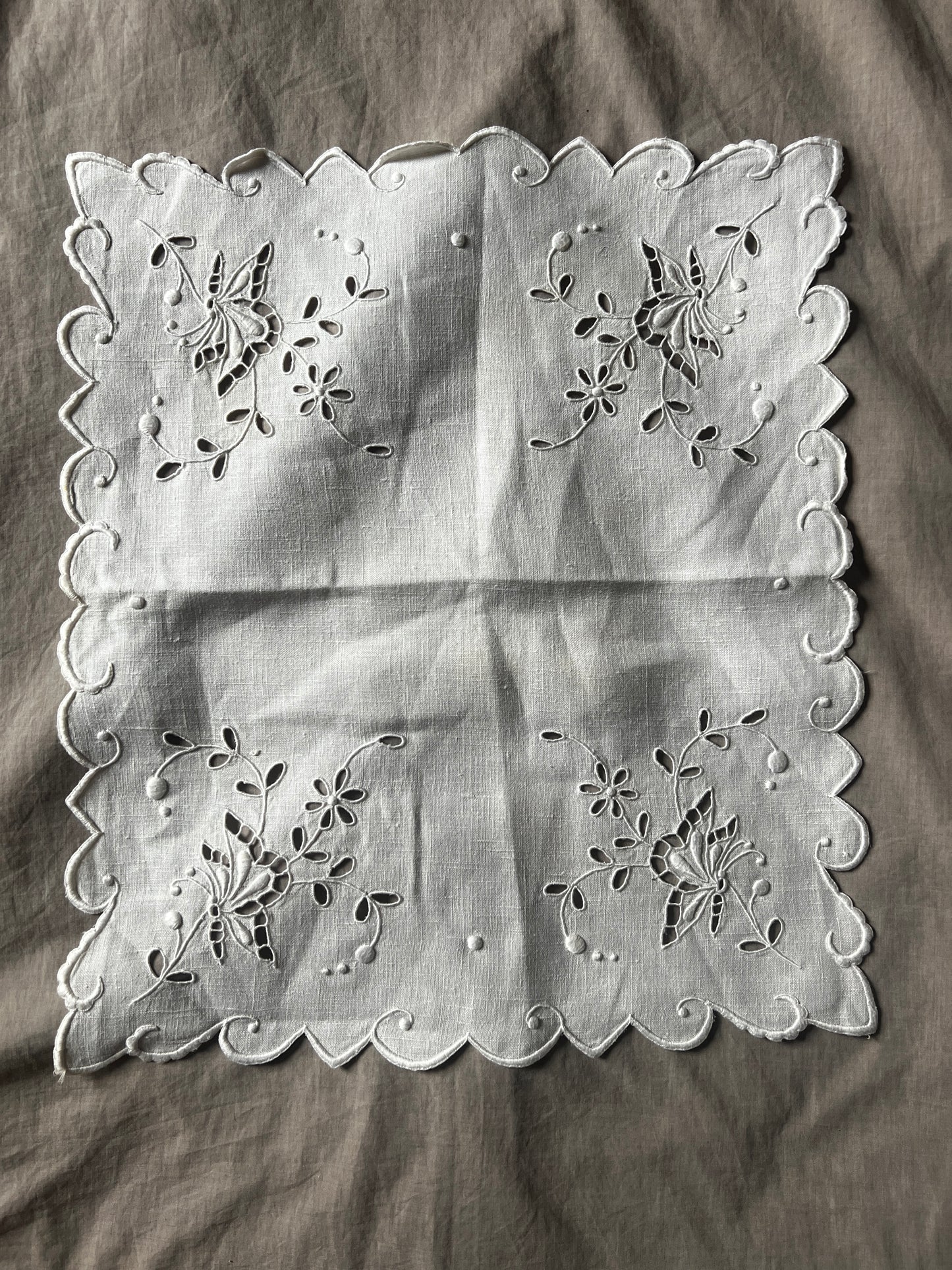 カットワーククロス