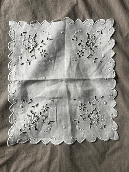 カットワーククロス