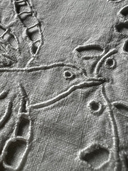 ★刺繍のランジェリーサック(鳥)