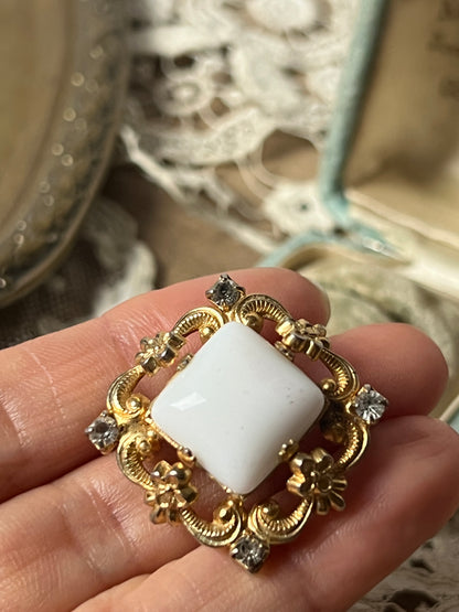 ★ビンテージブローチ