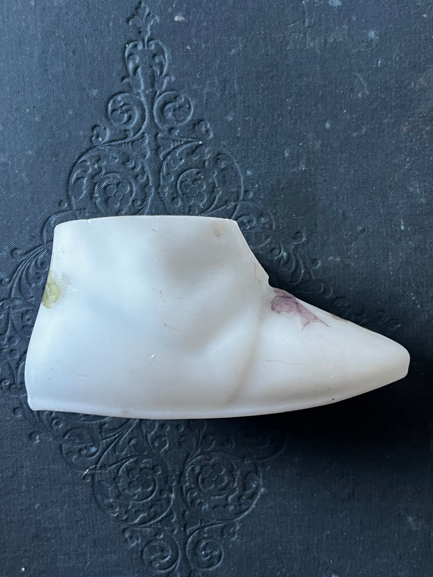 ブーツ型菫の小物入れ