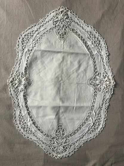 ★ボビンレースの楕円クロス