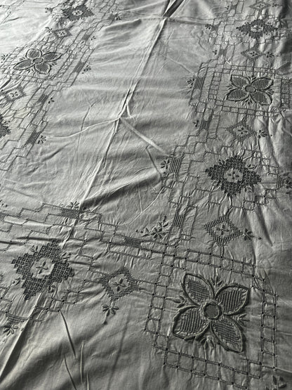 ★マデイラ刺繍大判クロス