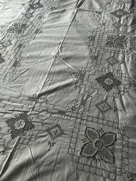 ★マデイラ刺繍大判クロス