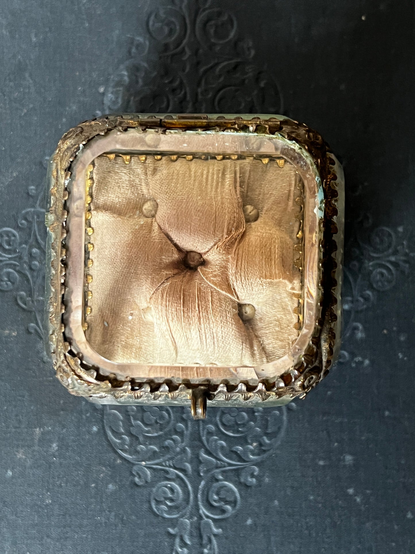 ★ガラスのジュエリーケース(ダメージ)