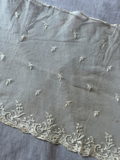 チュール刺繍レース