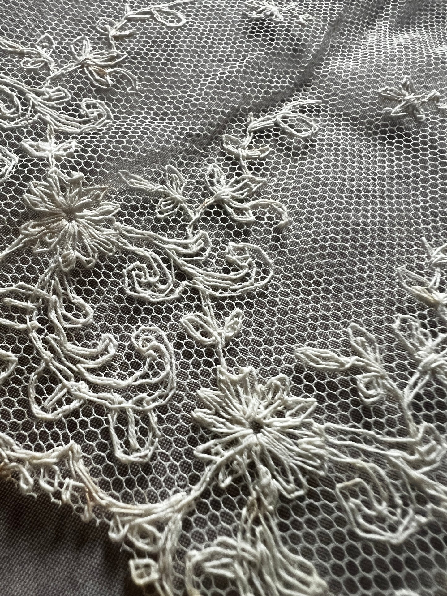 ★チュール刺繍レース