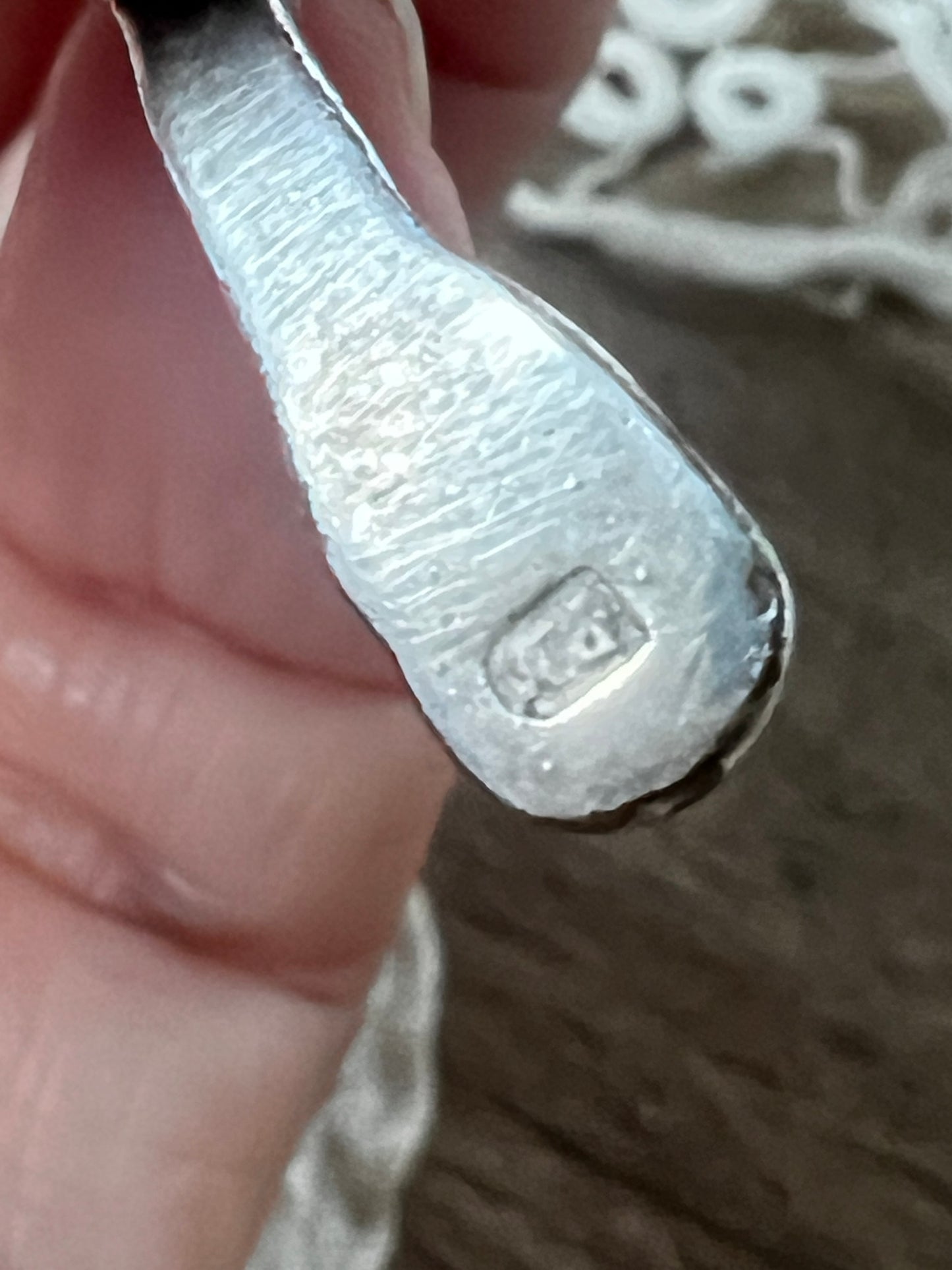 獣脚銀エッグスタンド