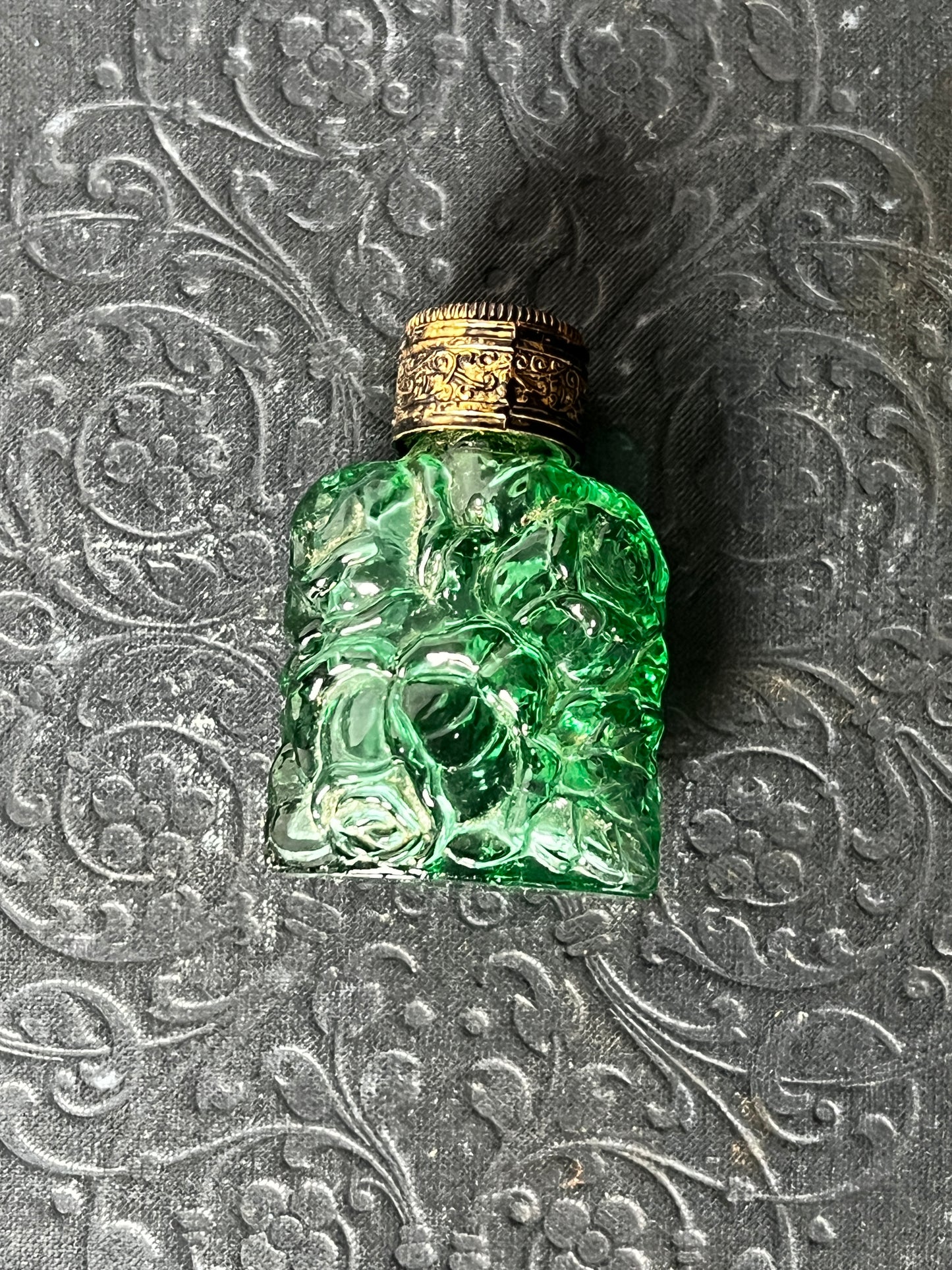 ★古い小瓶(グリーン)